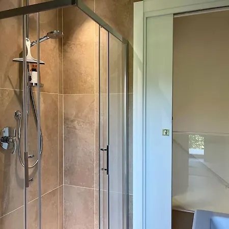 Casetta Con Giardino A Maccagno