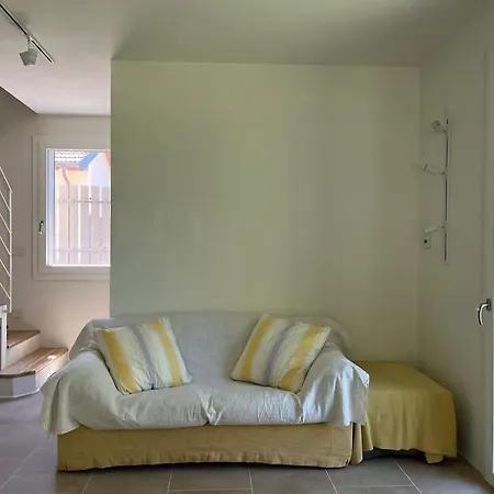 Casetta Con Giardino A Ferienhaus